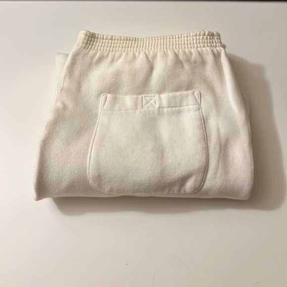 White Wide Leg Sweatpants with butt pocket and side pockets - Picture 2 of 2